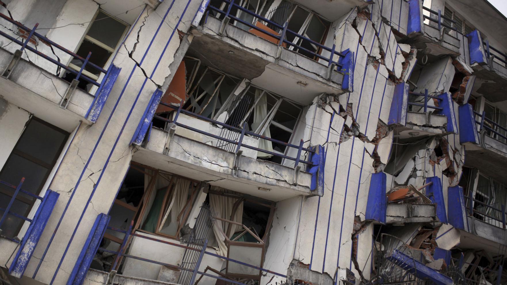 Powerful earthquake rocks southern Mexico; at least 32 dead